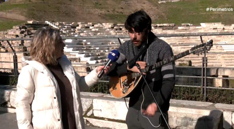 Λάρισα: Ένας μουσικός του δρόμου θυμάται τον Β. Τσιτσάνη τη μέρα που γεννήθηκε και πέθανε