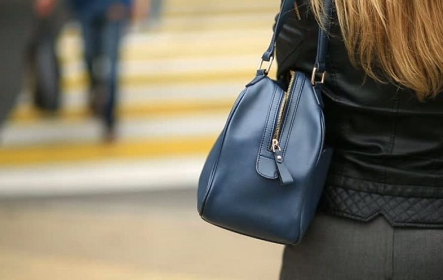 Λάρισα: Δύο συλλήψεις για κλοπή γυναικείας τσάντας