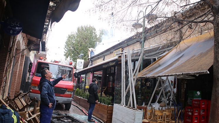 Φωτιά σε κατάστημα υγειονομικού ενδιαφέροντος στον λόφο του Φρουρίου