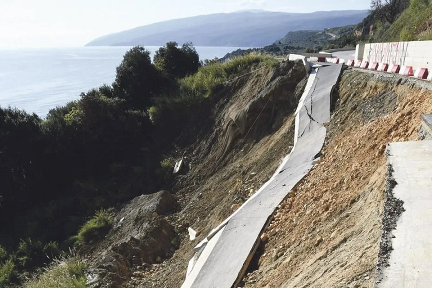 Κατολίσθηση στον δρόμο Ρακοπόταμος-Κεραμίδι