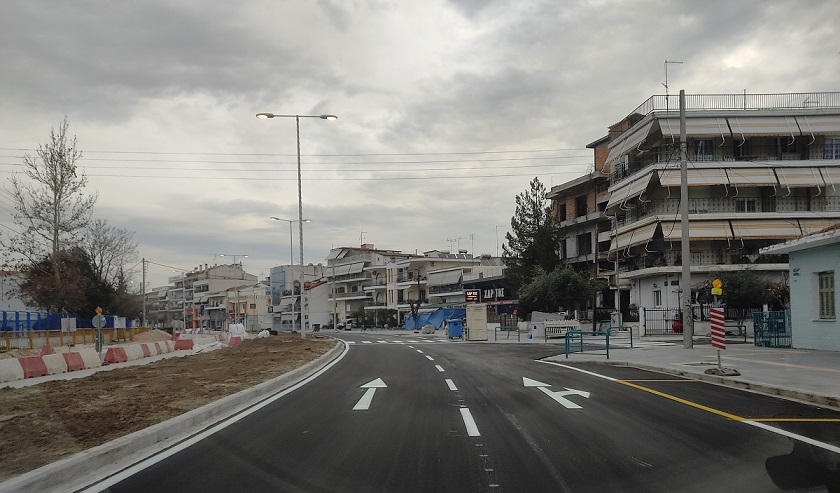 Συνεχίζονται οι εργασίες ανακατασκευής της κεντρικής νησίδας στην Ηρώων Πολυτεχνείου - Νέες ρυθμίσεις κυκλοφορίας από αύριο, Τρίτη