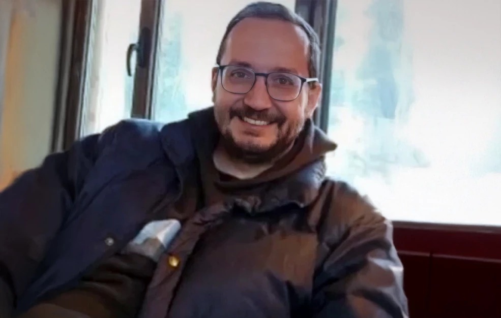 Βασίλης Καλογήρου: Σε «ισχαιμία του μυοκαρδίου» οφείλεται ο θάνατος του 39χρονου – Όλα τα τραύματα που έφερε η σορός είναι μεταθανάτια