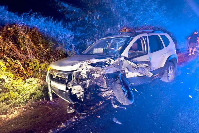 Σφοδρή μετωπική σύγκρουση δύο ΕΙΧ στο 9ο χιλιόμετρο της Ε.Ο. Λάρισας-Κοζάνης