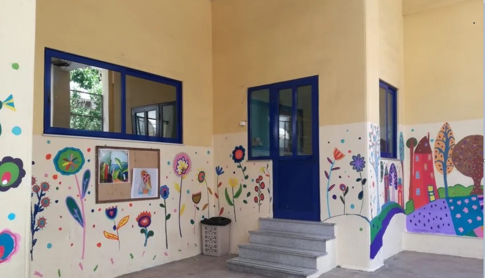 Μαχαίρια κρυμμένα σε Δημοτικό Σχολείο της Λάρισας